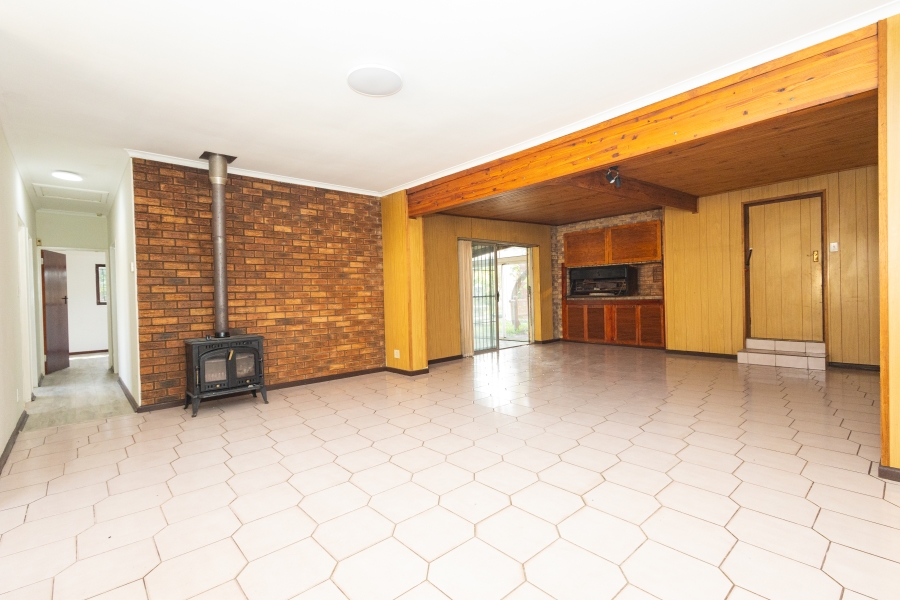 4 Bedroom Property for Sale in Ferndale Western Cape
